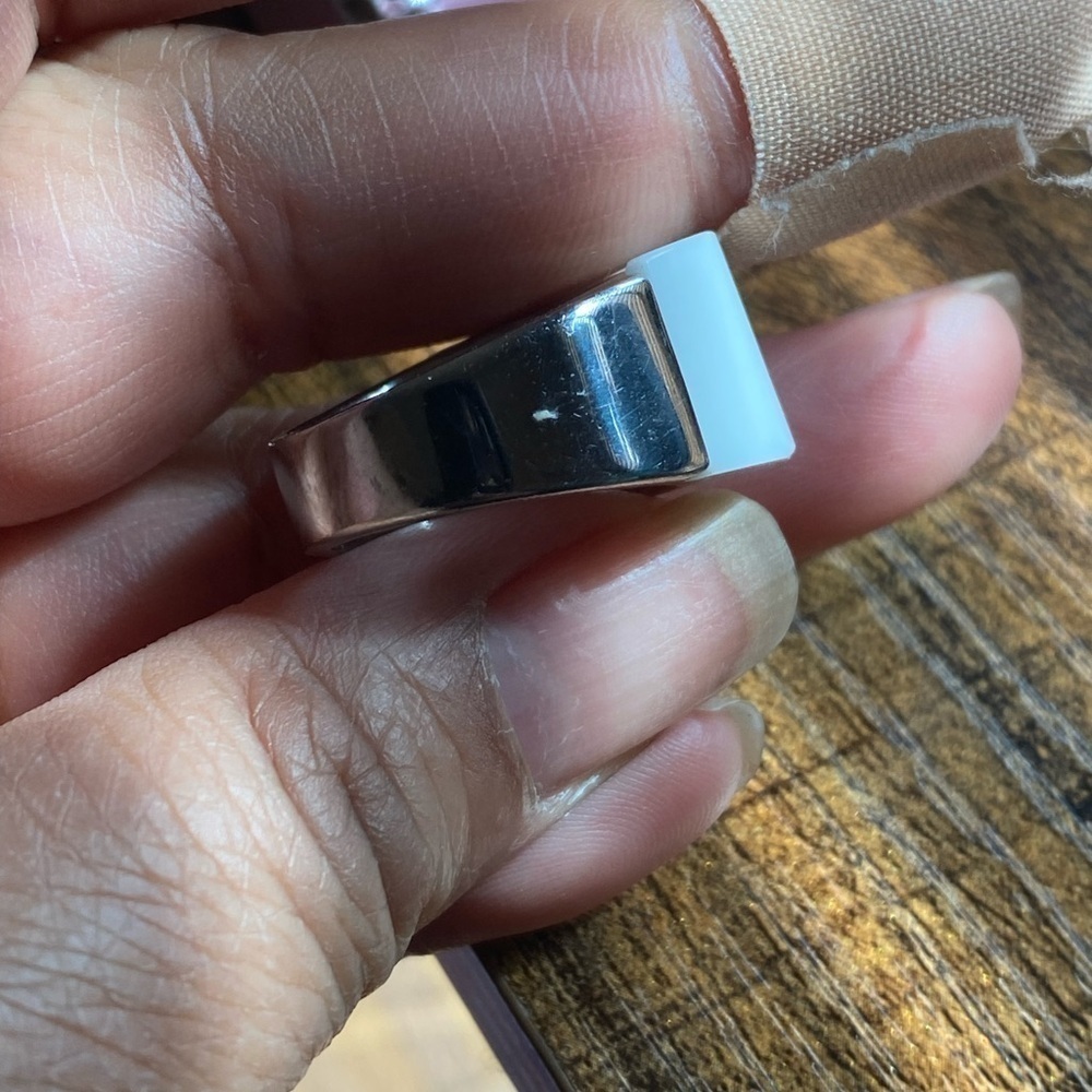 White Wearable Tech Ring - Picture 5 of 6